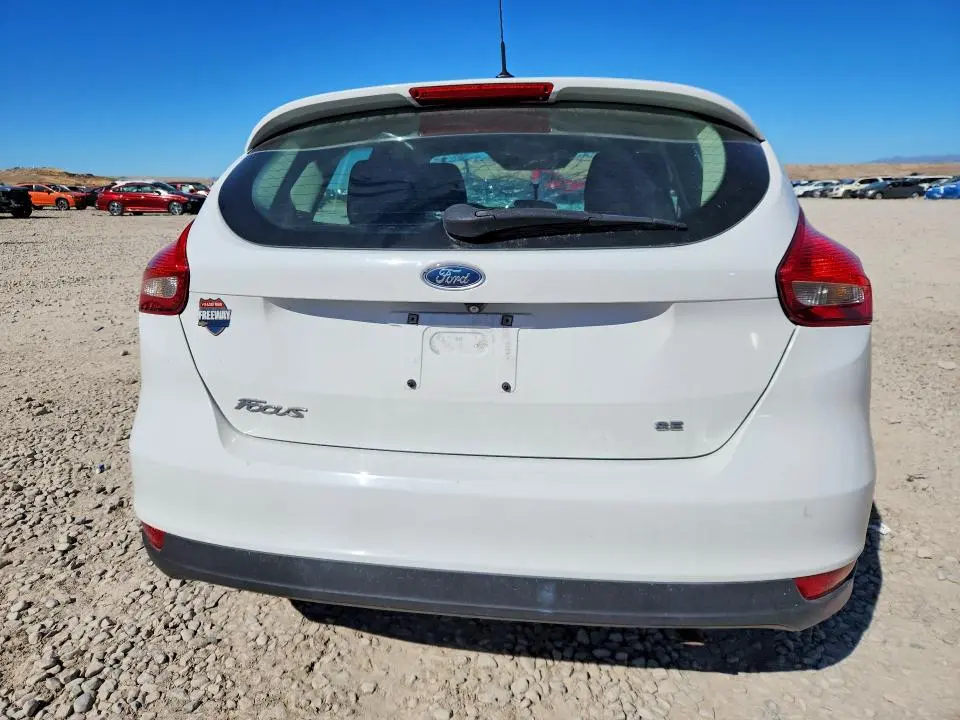 2016 FORD FOCUS SE  
