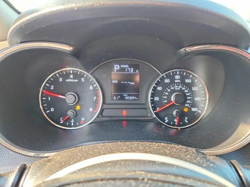 2017 KIA FORTE LX  