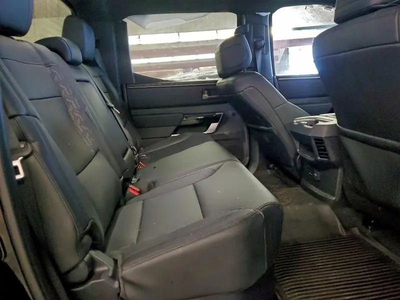 2025 TOYOTA TUNDRA CREWMAX LIMITED  