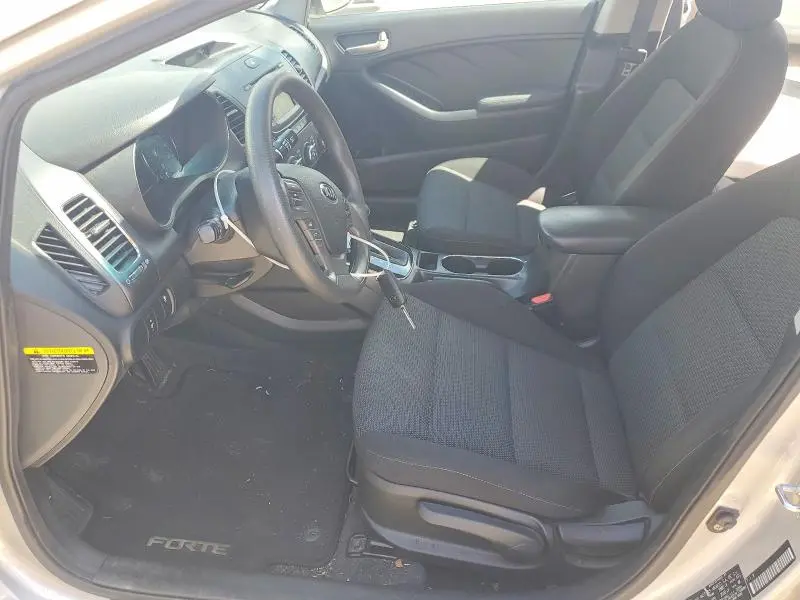 2017 KIA FORTE LX  