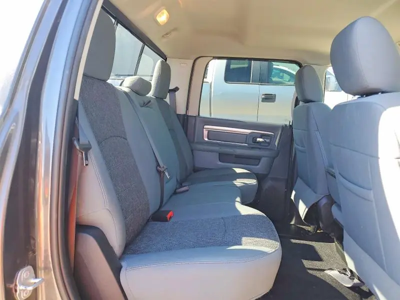 2017 RAM 1500 SLT  