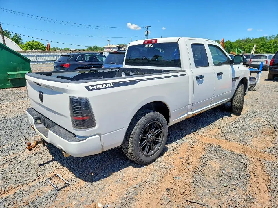 2015 RAM 1500 ST  