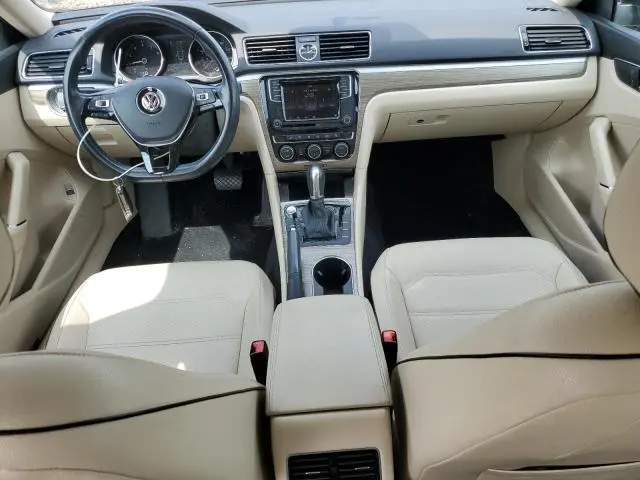 2017 VOLKSWAGEN PASSAT SE  