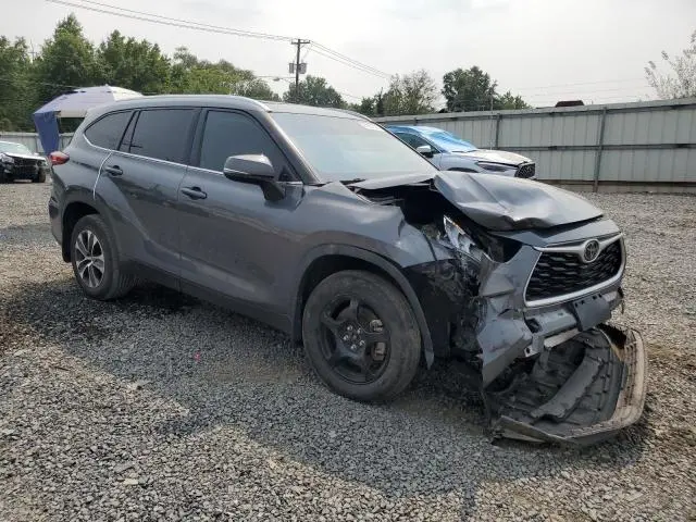 2020 TOYOTA HIGHLANDER XLE  
