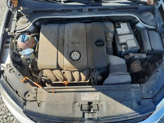 2011 VOLKSWAGEN JETTA SE  