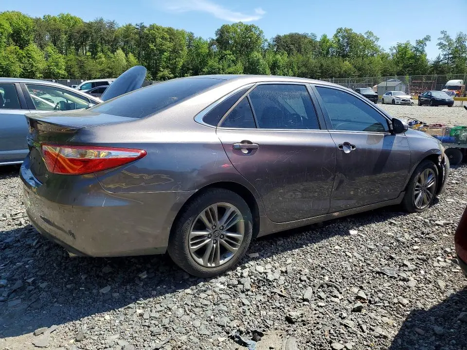 2016 TOYOTA CAMRY SE  