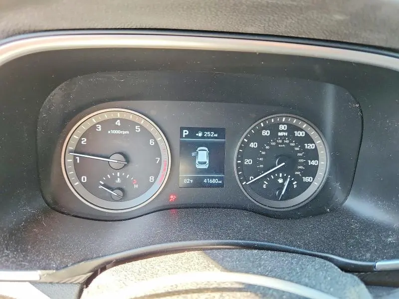 2021 HYUNDAI TUCSON SE  