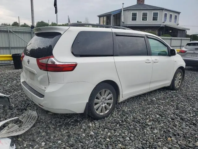 2017 TOYOTA SIENNA LE  