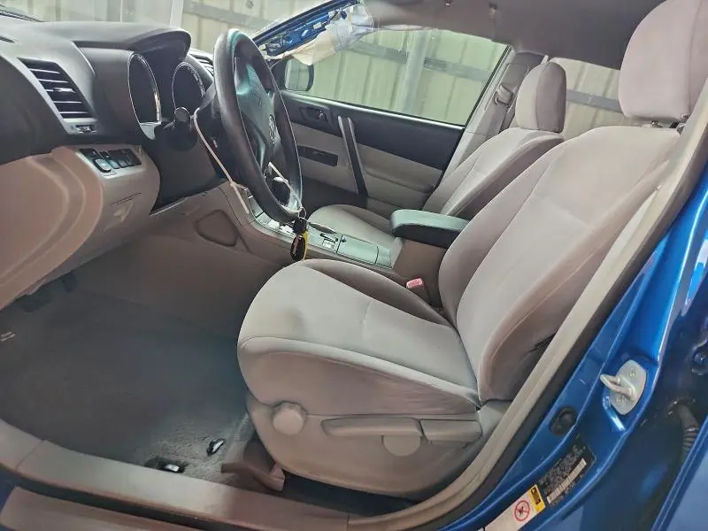 2010 TOYOTA HIGHLANDER   