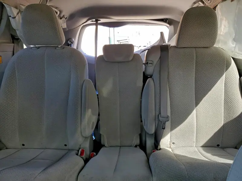 2011 TOYOTA SIENNA BASE  