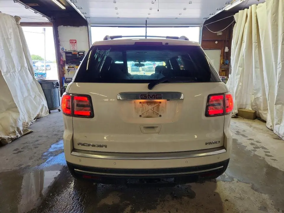 2014 GMC ACADIA SLE  