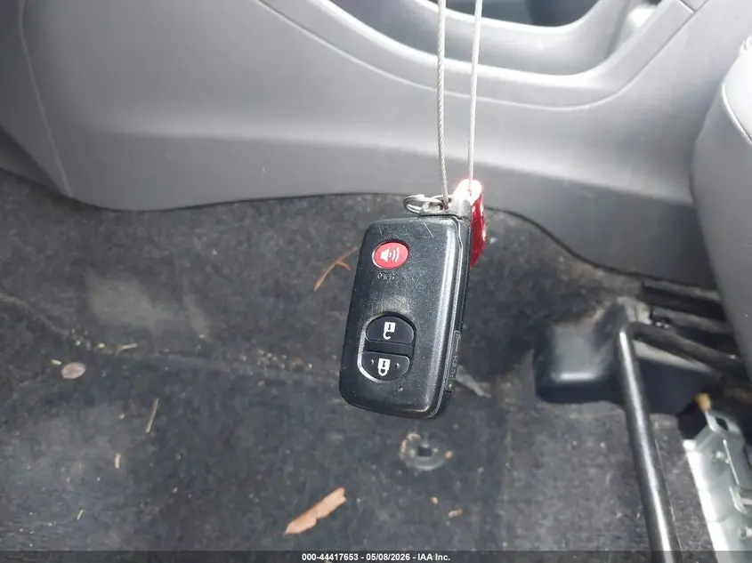 2012 TOYOTA PRIUS V  