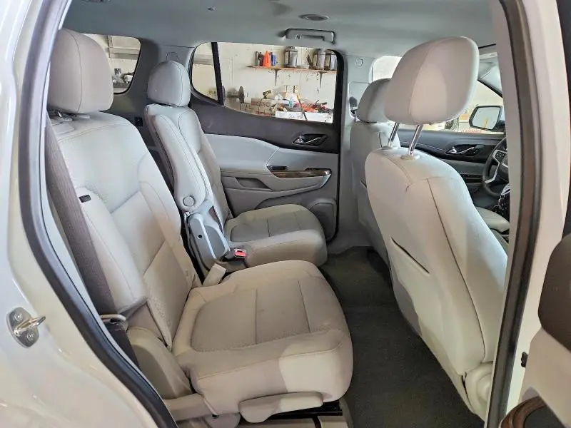 2022 GMC ACADIA SLE  