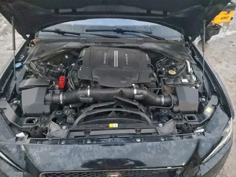 2017 JAGUAR XE PREMIUM  