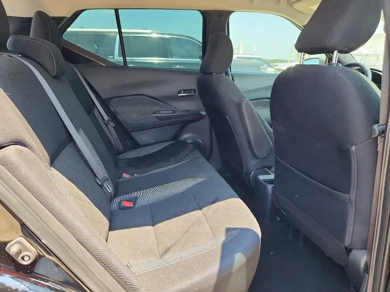 2020 NISSAN KICKS S  