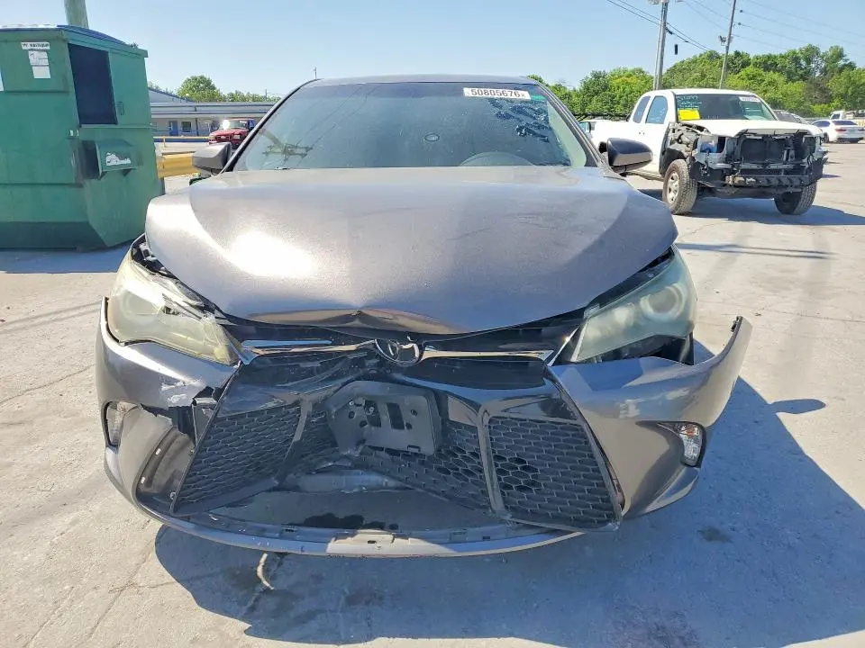 2017 TOYOTA CAMRY SE  