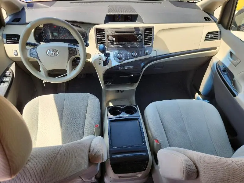 2011 TOYOTA SIENNA LE  
