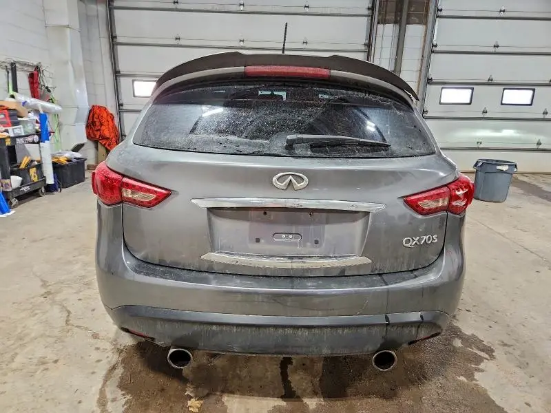 2017 INFINITI QX70   