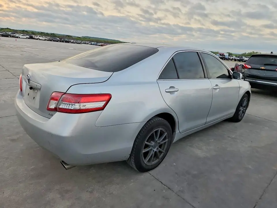 2011 TOYOTA CAMRY LE  