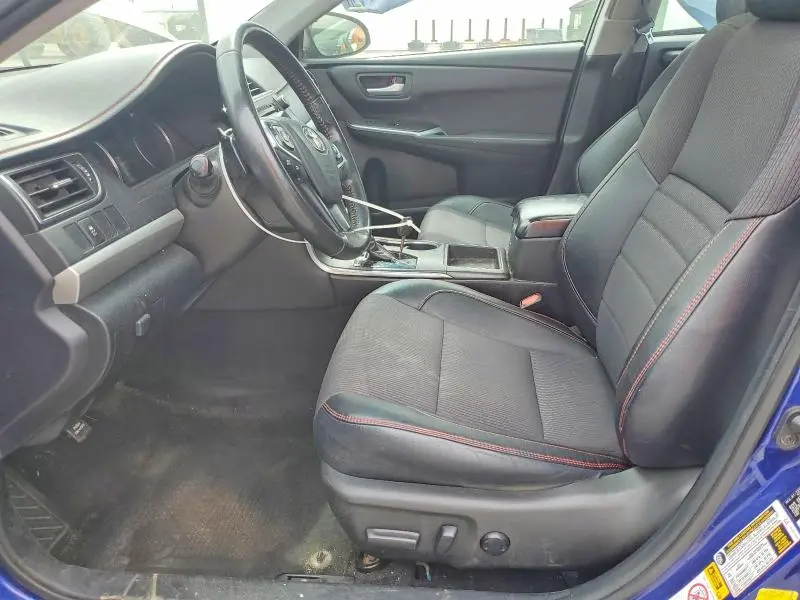 2016 TOYOTA CAMRY SE  