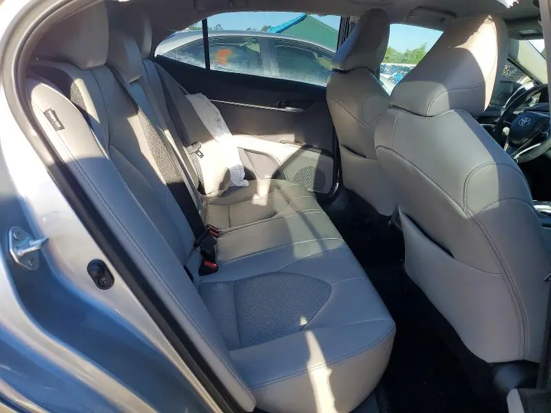 2023 TOYOTA CAMRY XLE  