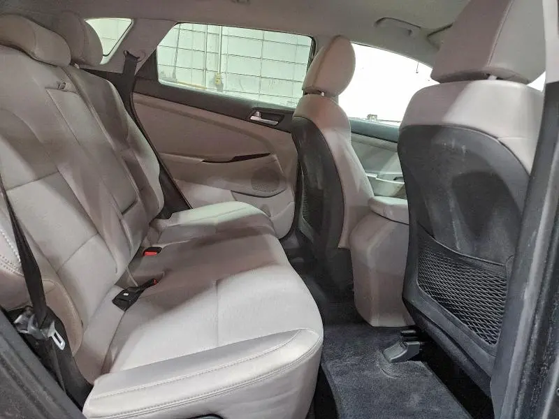 2020 HYUNDAI TUCSON SE  