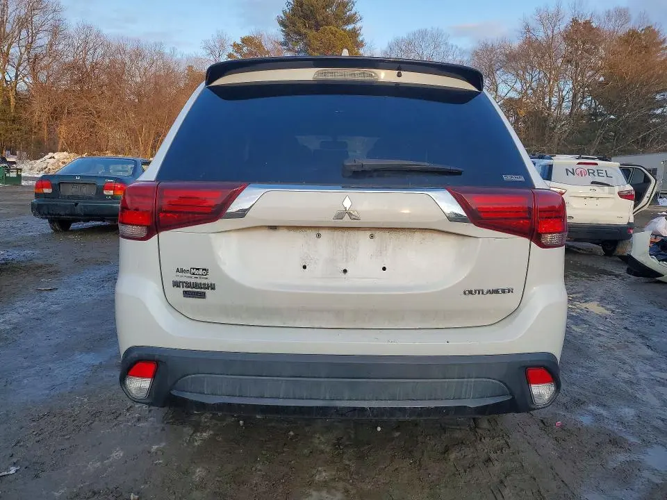 2018 MITSUBISHI OUTLANDER SE  