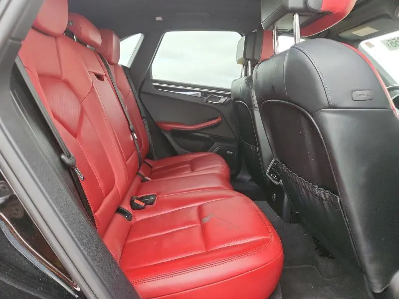 2018 PORSCHE MACAN   