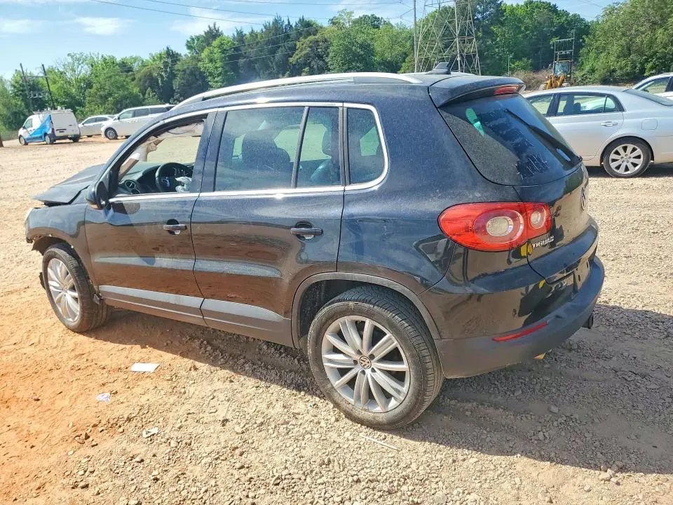 2011 VOLKSWAGEN TIGUAN S  