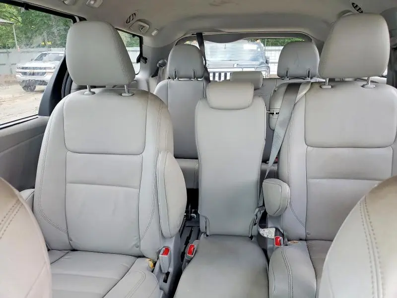 2020 TOYOTA SIENNA XLE 8-PASSENGER  