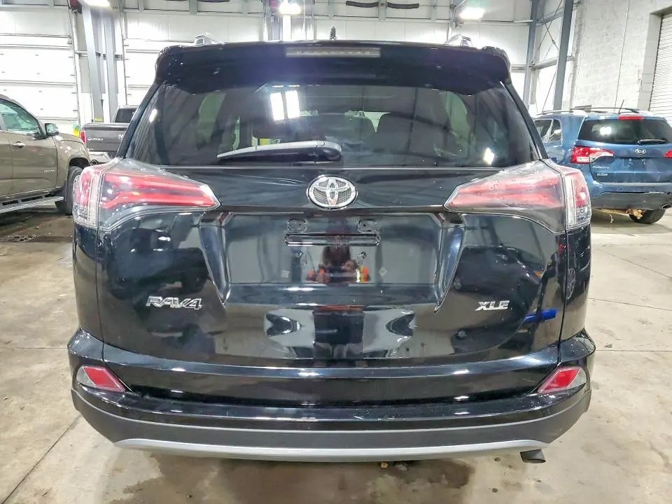 2017 TOYOTA RAV4 XLE  