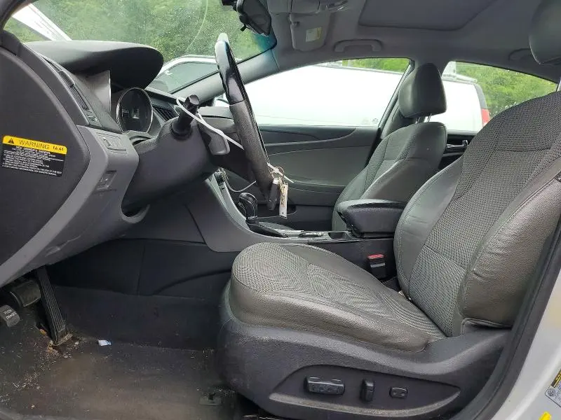 2013 HYUNDAI SONATA SE  