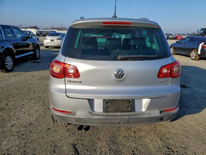2010 VOLKSWAGEN TIGUAN S  
