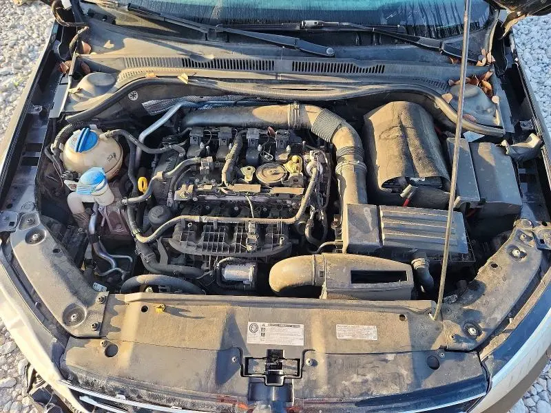 2015 VOLKSWAGEN JETTA SE  
