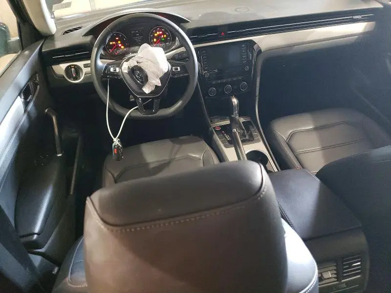 2021 VOLKSWAGEN PASSAT SE  
