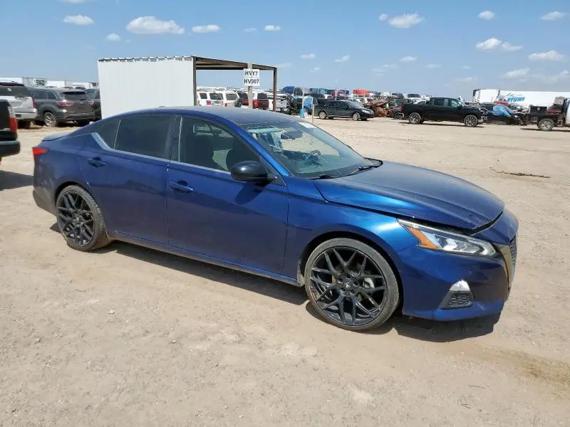 2019 NISSAN ALTIMA SR  