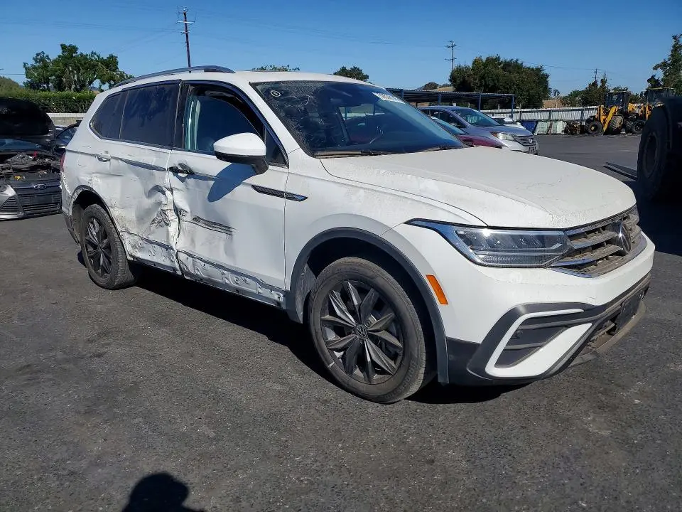 2024 VOLKSWAGEN TIGUAN SE  