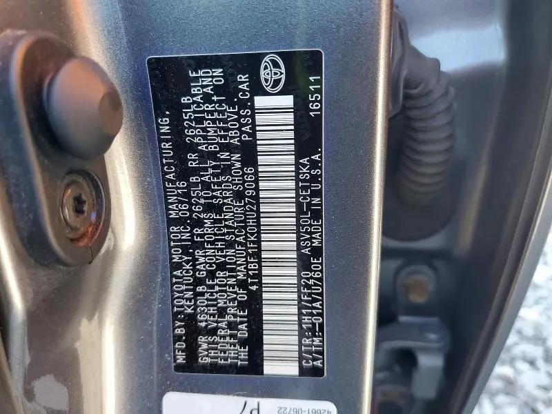 2017 TOYOTA CAMRY SE  