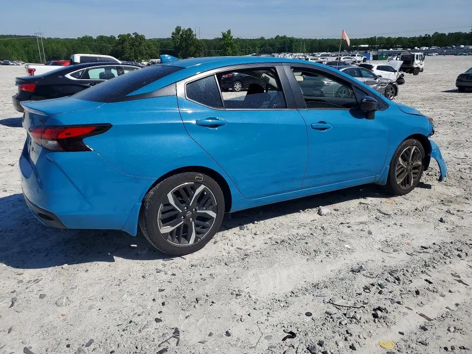 2025 NISSAN VERSA SR  
