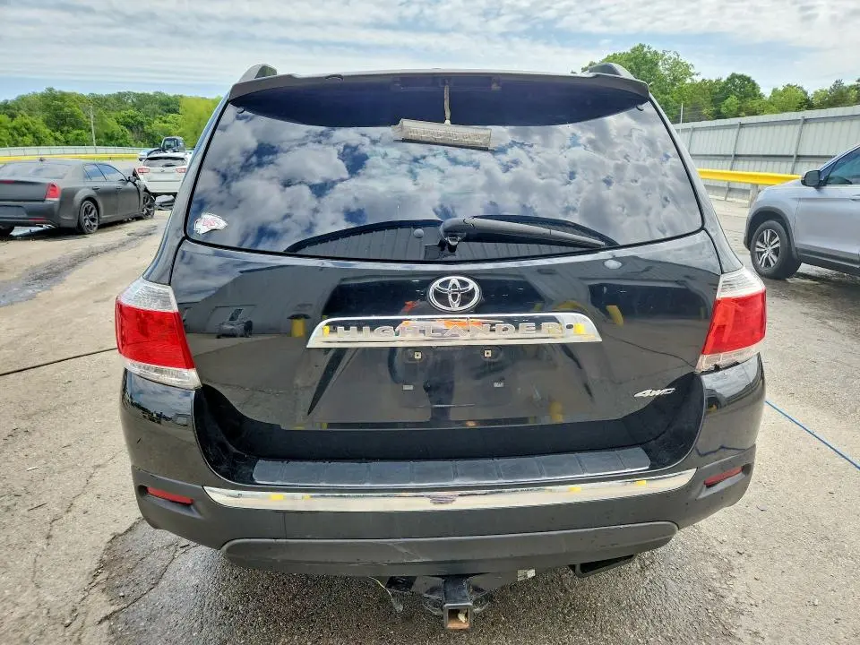 2011 TOYOTA HIGHLANDER LIMITED  