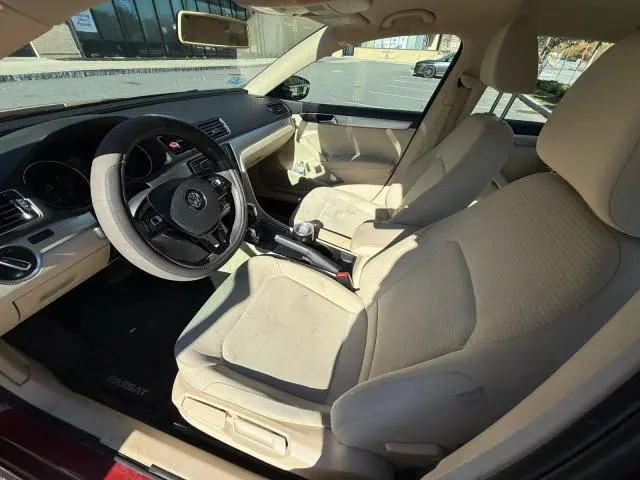 2017 VOLKSWAGEN PASSAT S  