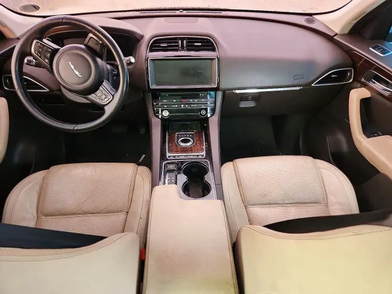2017 JAGUAR F-PACE PRESTIGE  