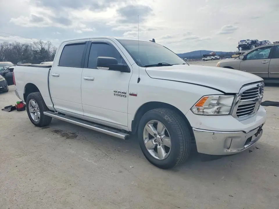 2017 RAM 1500 SLT  