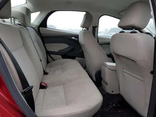 2016 FORD FOCUS SE  