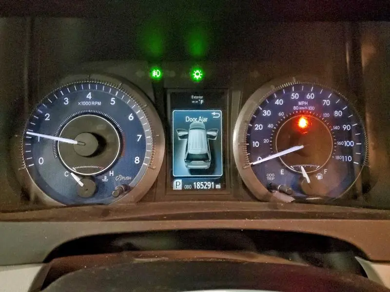 2015 TOYOTA SIENNA XLE  