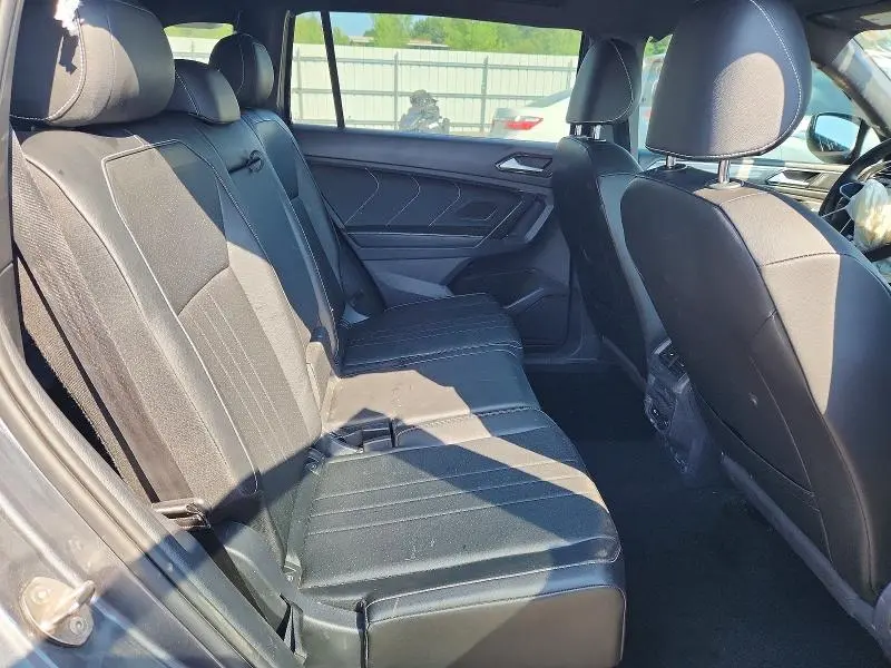 2022 VOLKSWAGEN TIGUAN SE R-LINE BLACK  
