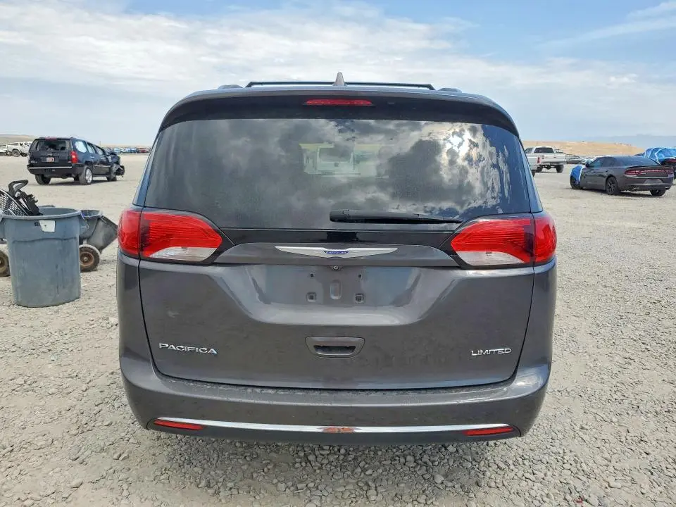 2018 CHRYSLER PACIFICA LIMITED  