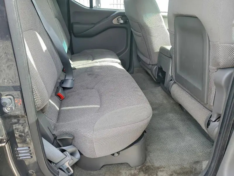 2014 NISSAN FRONTIER SV  
