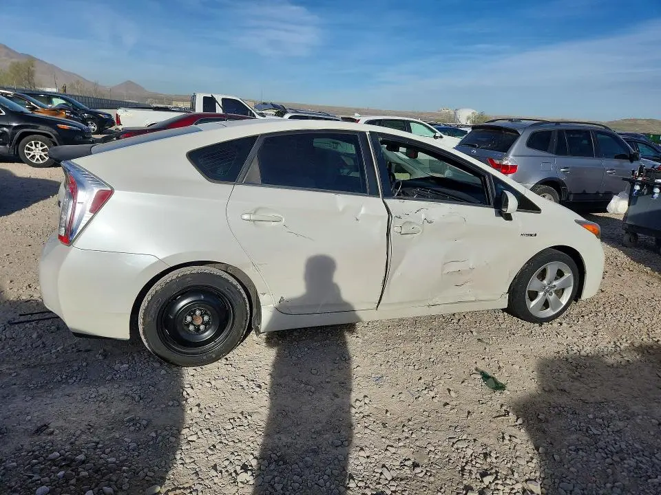 2013 TOYOTA PRIUS FIVE  