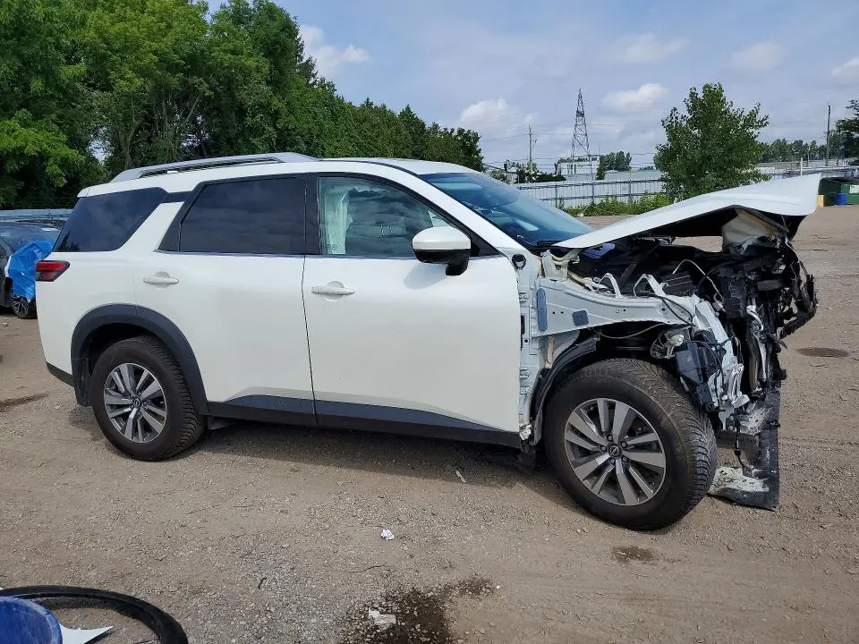 2023 NISSAN PATHFINDER SL  